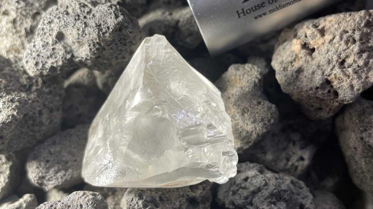 Testing Raw diamonds -   Raw diamond, Raw gemstones rocks